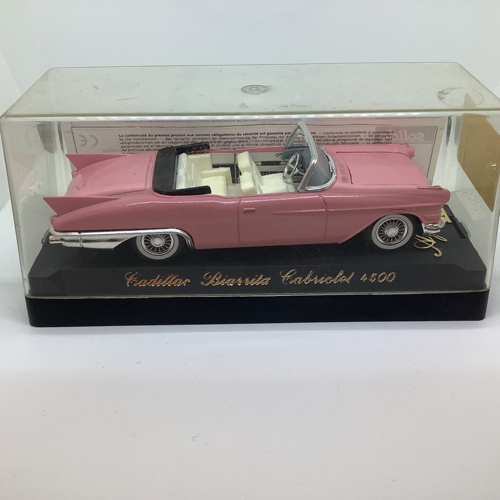 Solido Cadillac Biarrila Cabriolet 4500 Diecast Pink Car Vintage Collectible